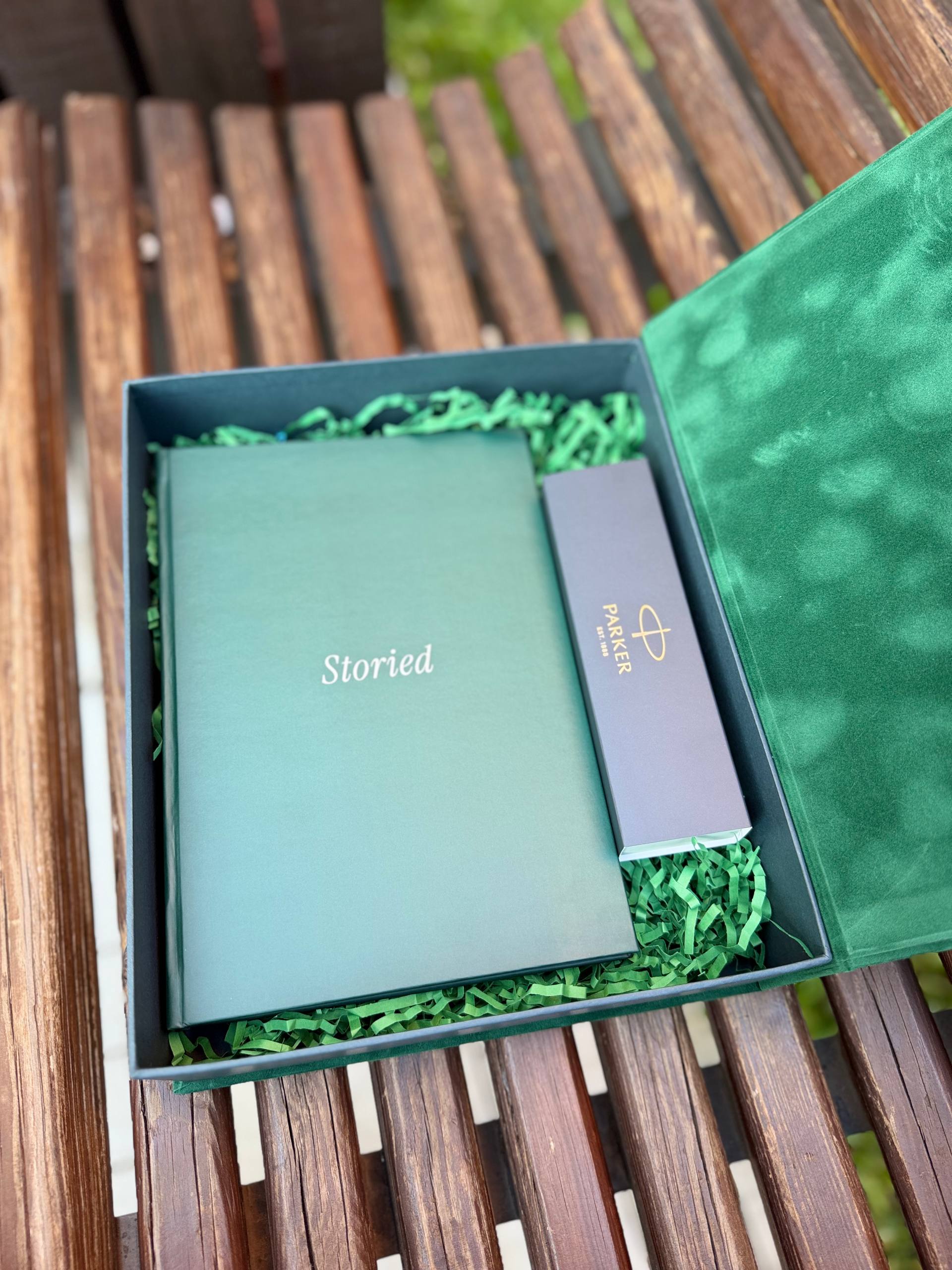 Бокс Storied: книга та ручка Parker